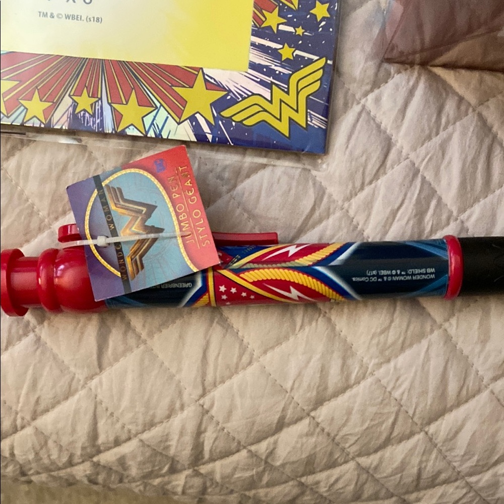Wonder Woman Bundle Set - Picture 5 of 6